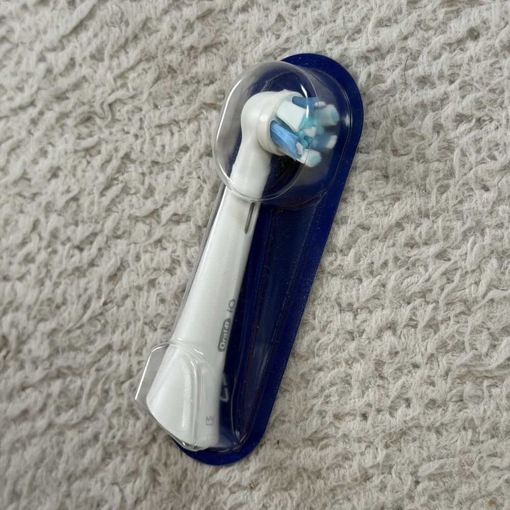 Oral-B iO Ultimate Clean Replacement Brush Head Electric Toothbrush (1 SINGLE)